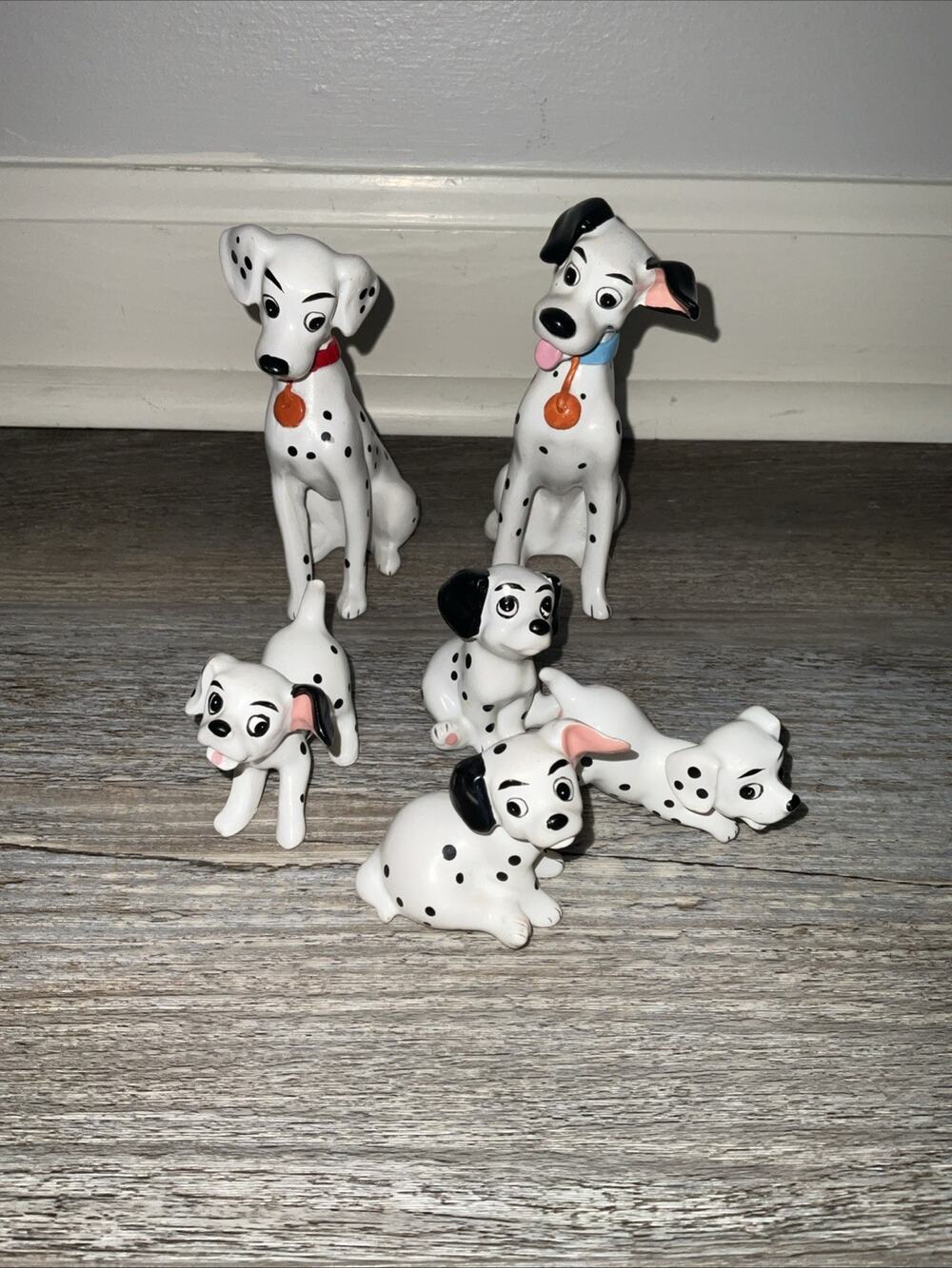 VTG VINTGE 6 DISNEY 101 DALMATIANS FIGURINES